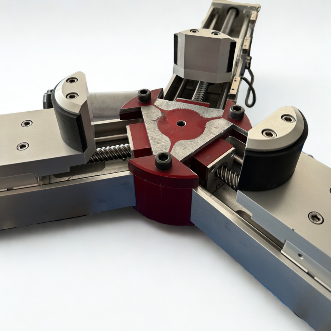 Revision and optimization of a gripper for an existing handling system used for the automatic loading and unloading of a sandblasting machine.