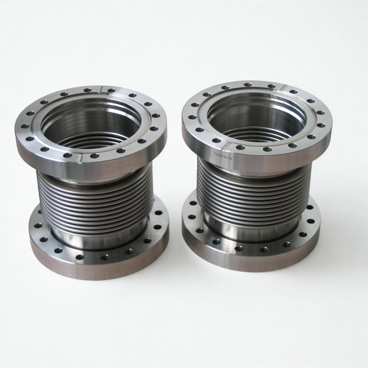 Custom expansion joints for vacuum technology